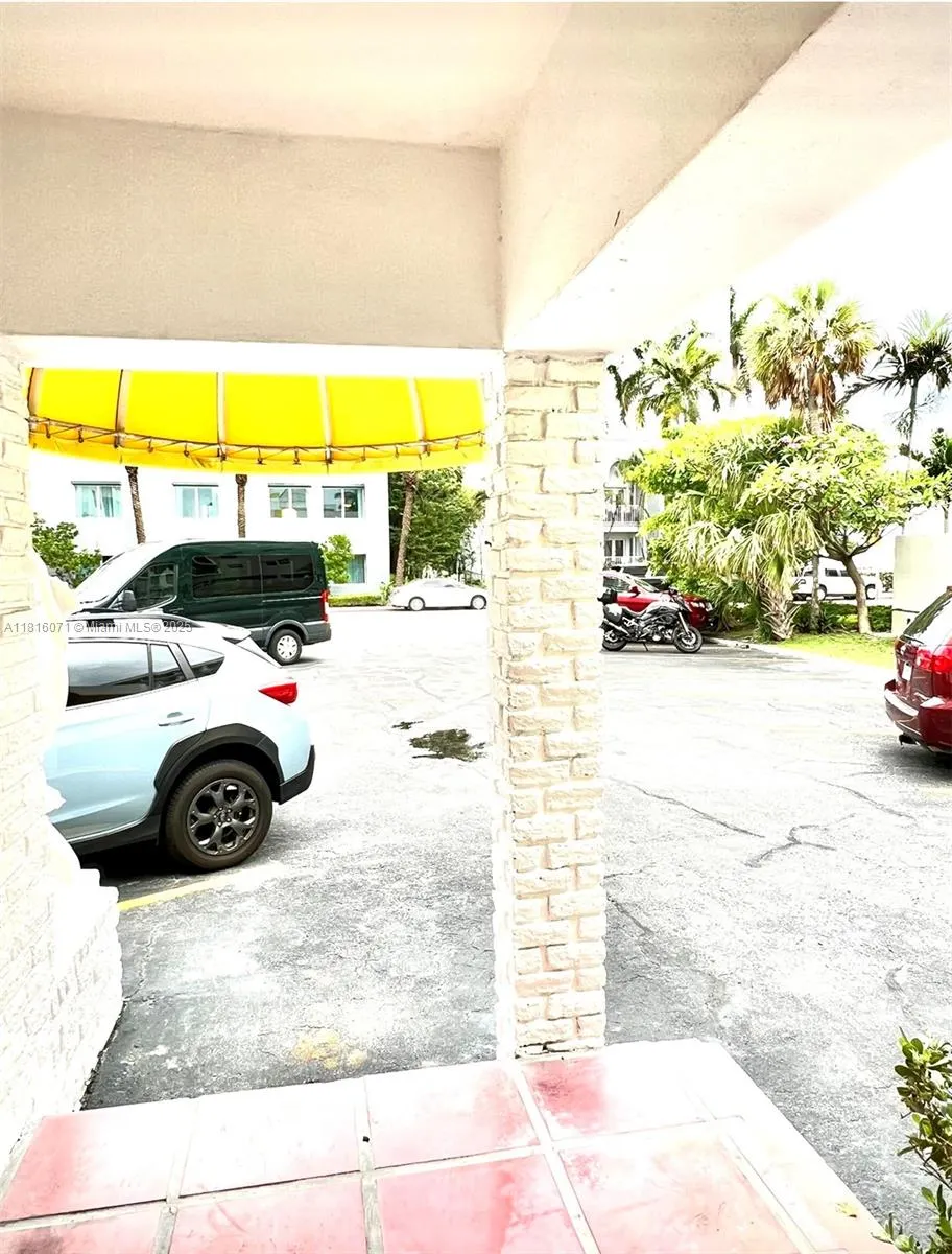 9241 Collins Ave, #5