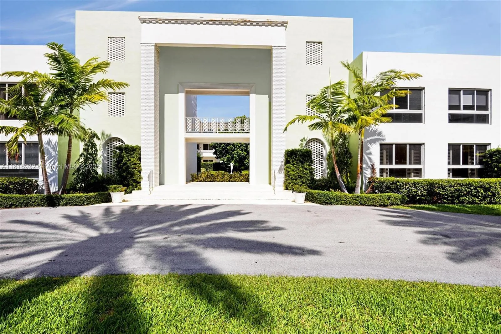 9920 Collins Ave, #2