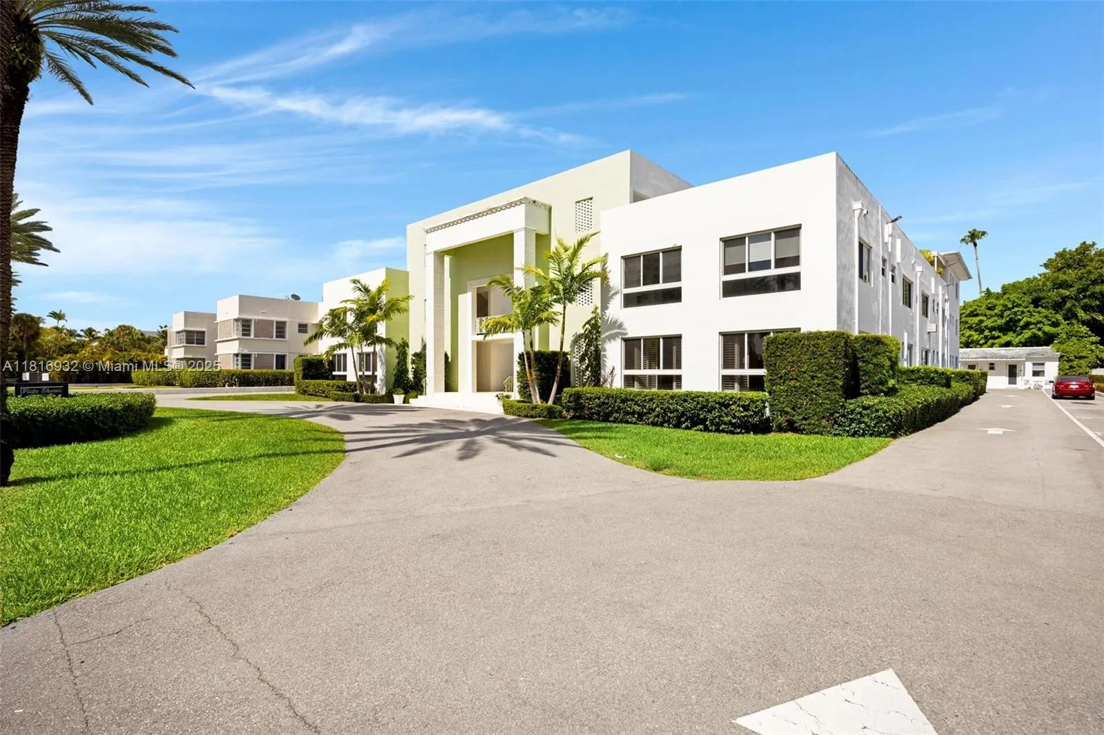 9920 Collins Ave, #2