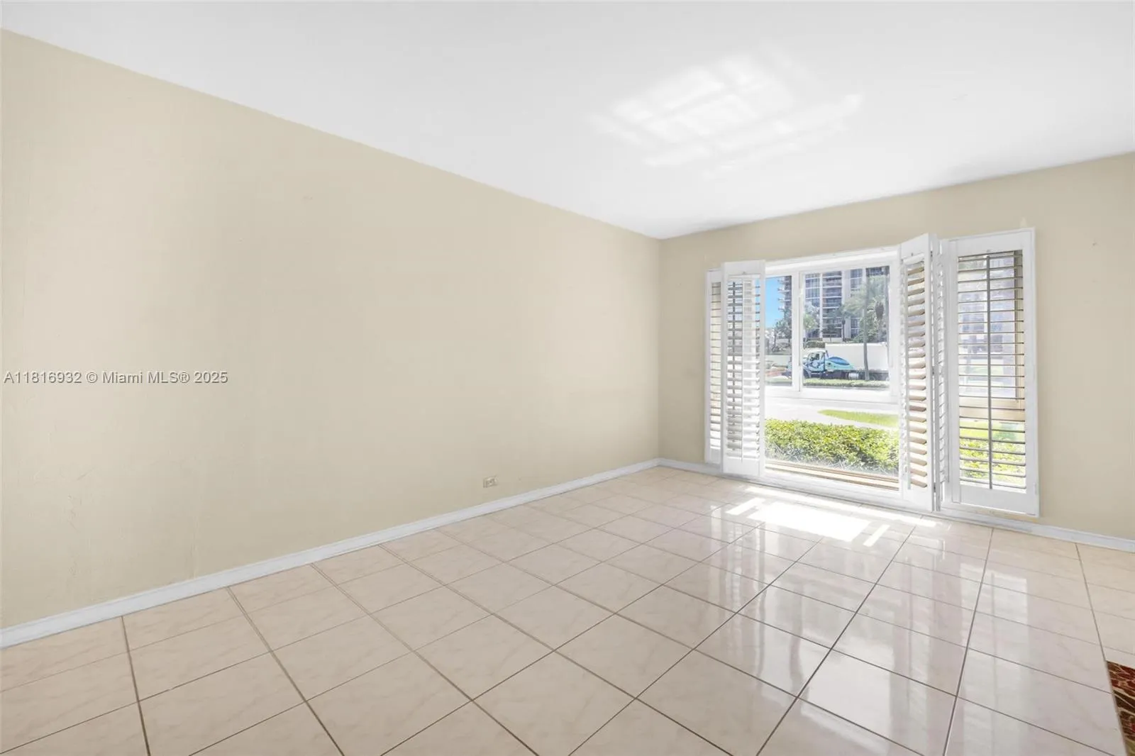 9920 Collins Ave, #2