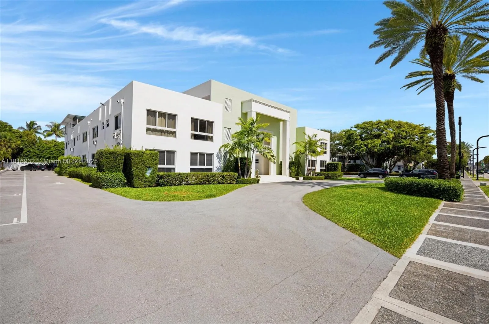 9920 Collins Ave, #2