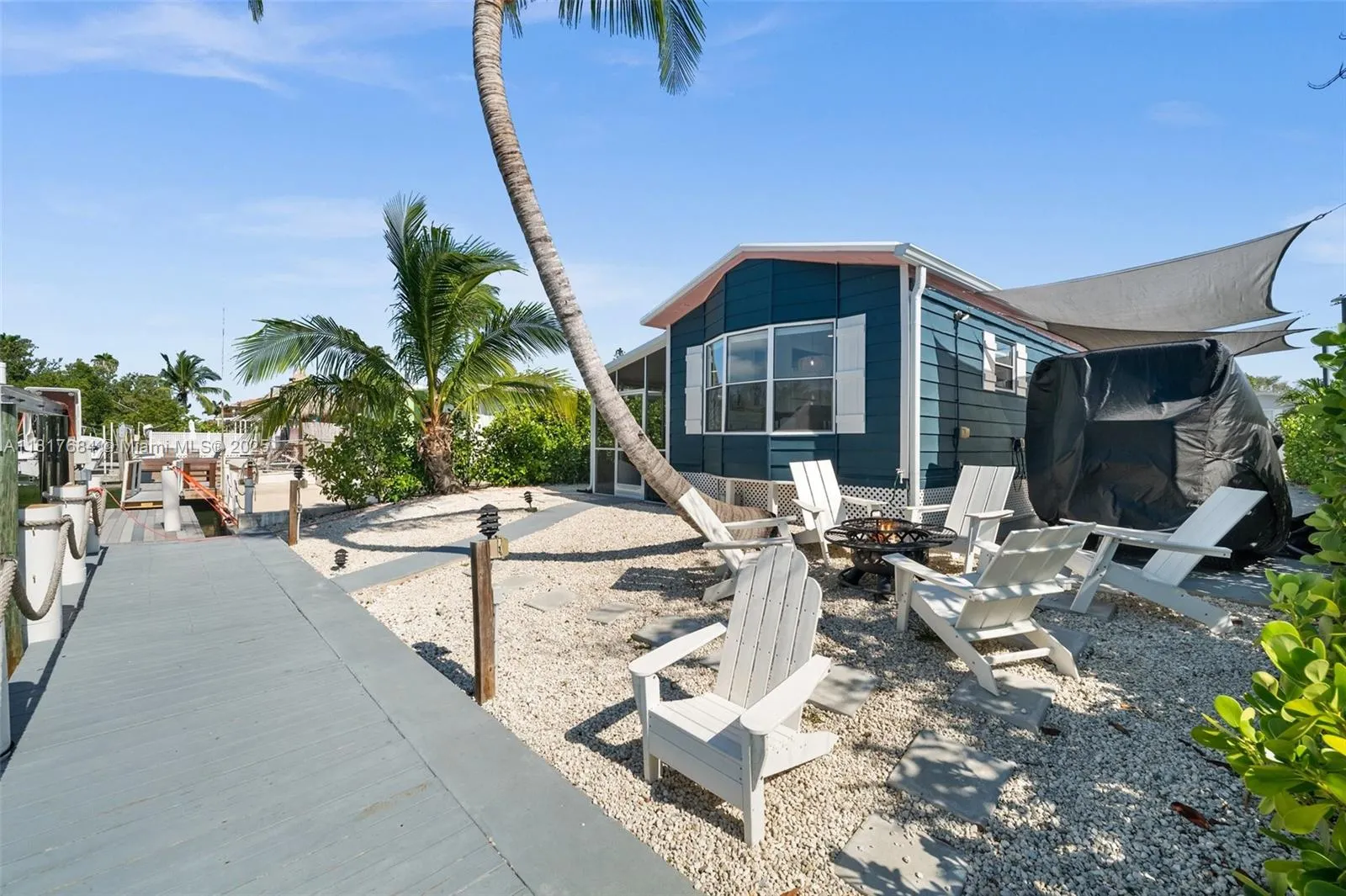 648 E Palm dr