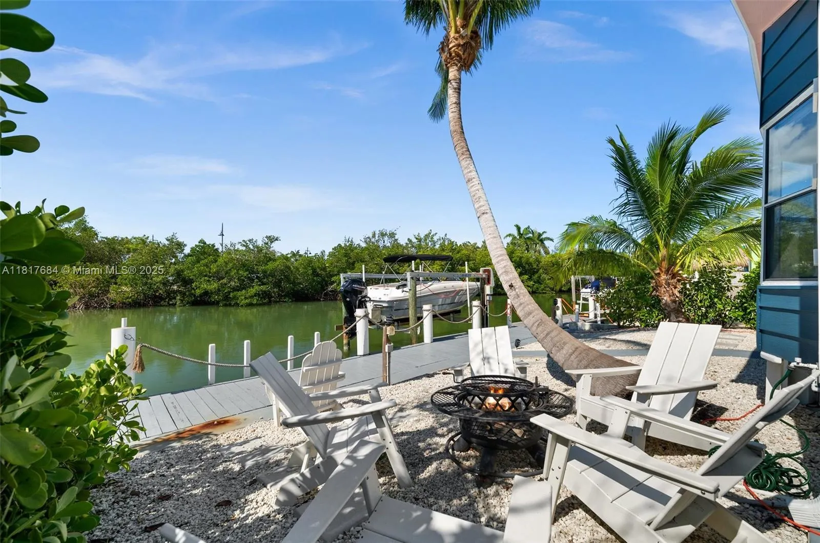 648 E Palm dr