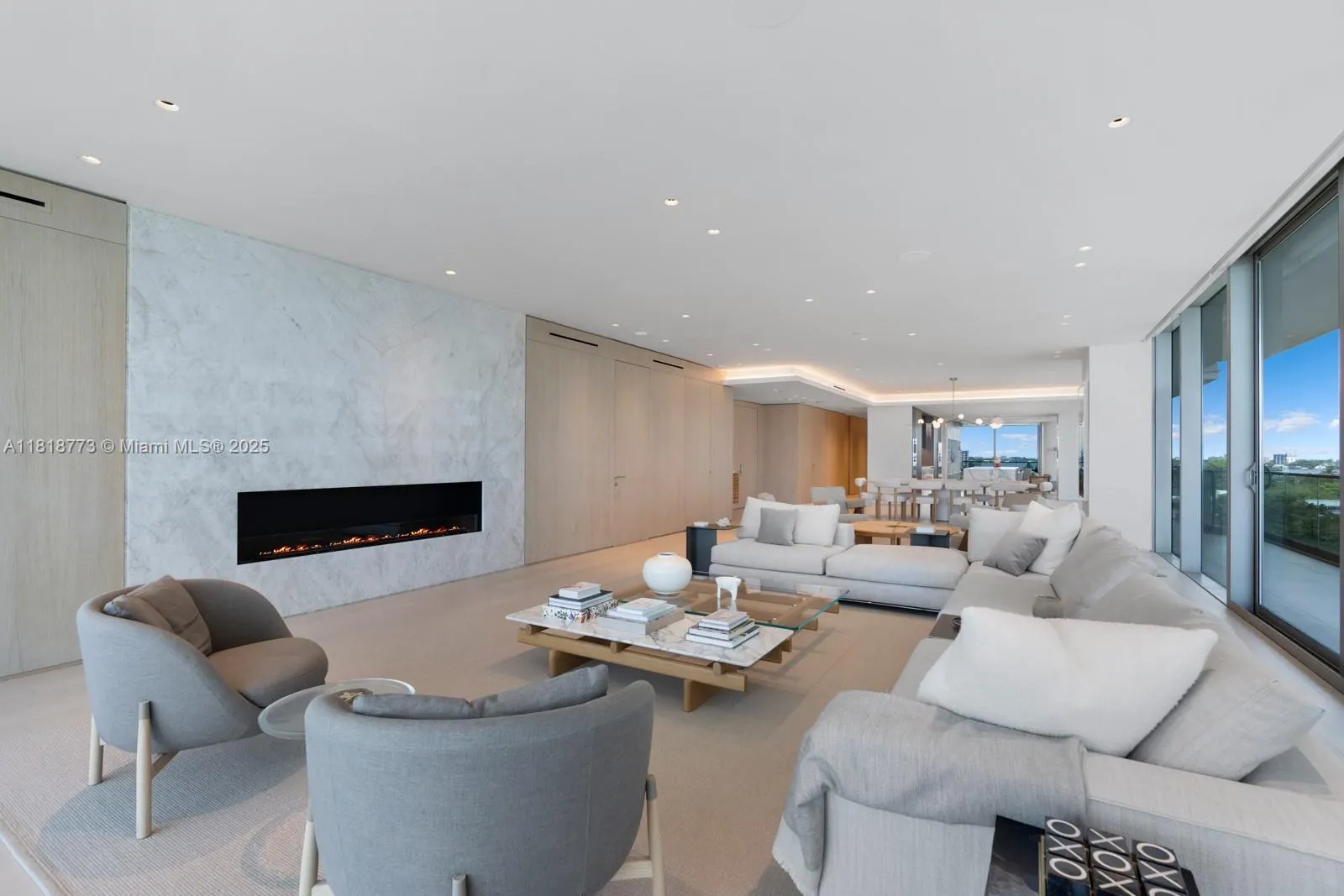 10203 Collins Ave, #701