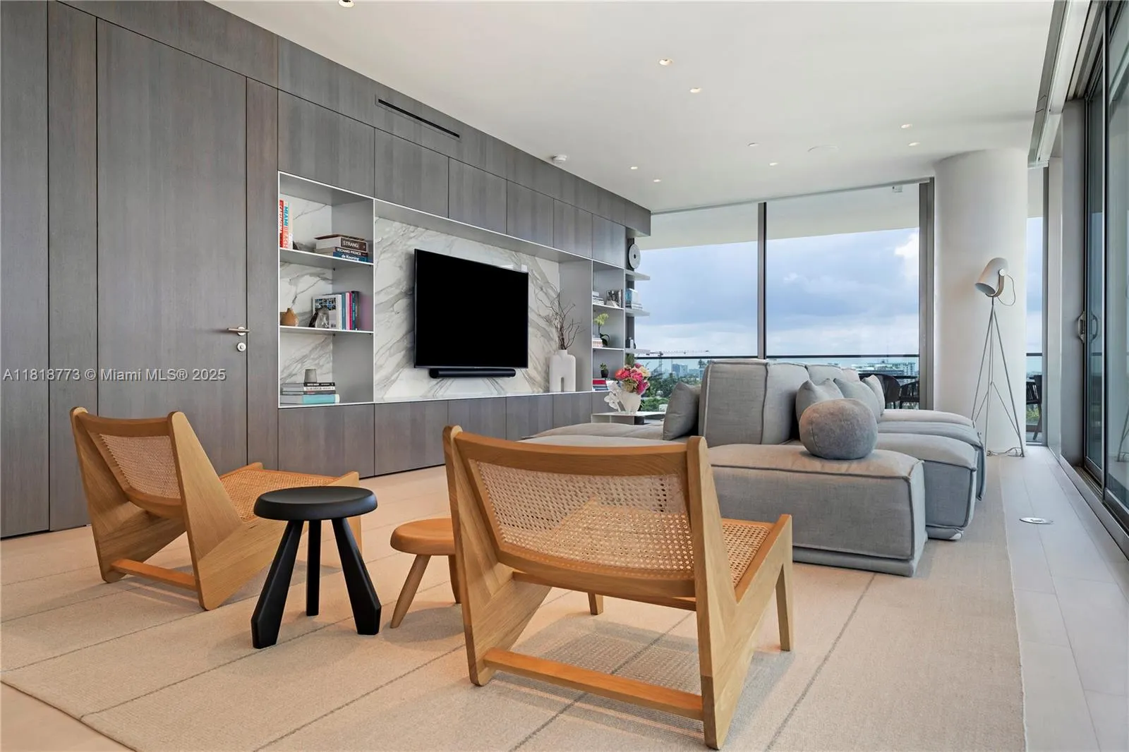 10203 Collins Ave, #701