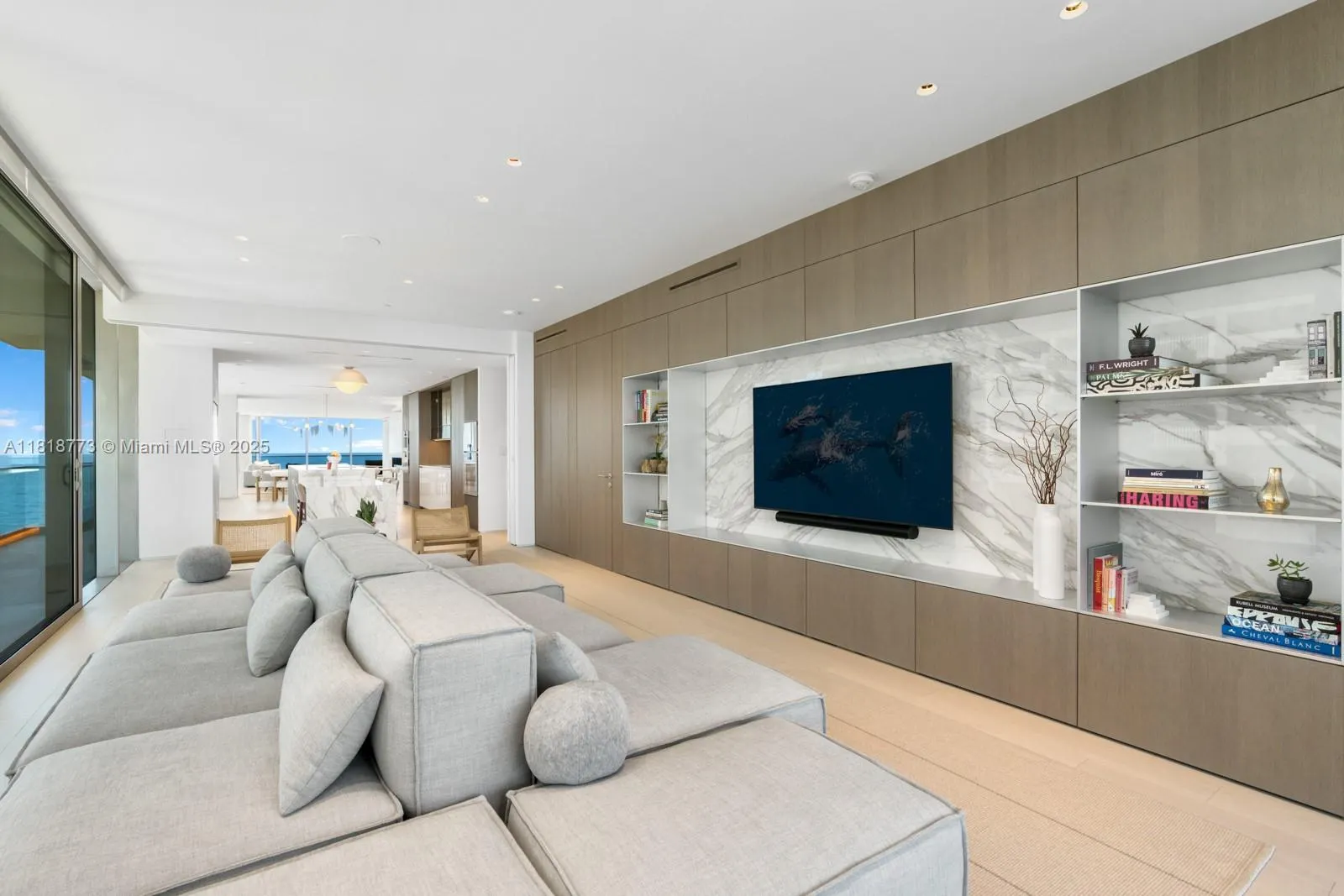 10203 Collins Ave, #701
