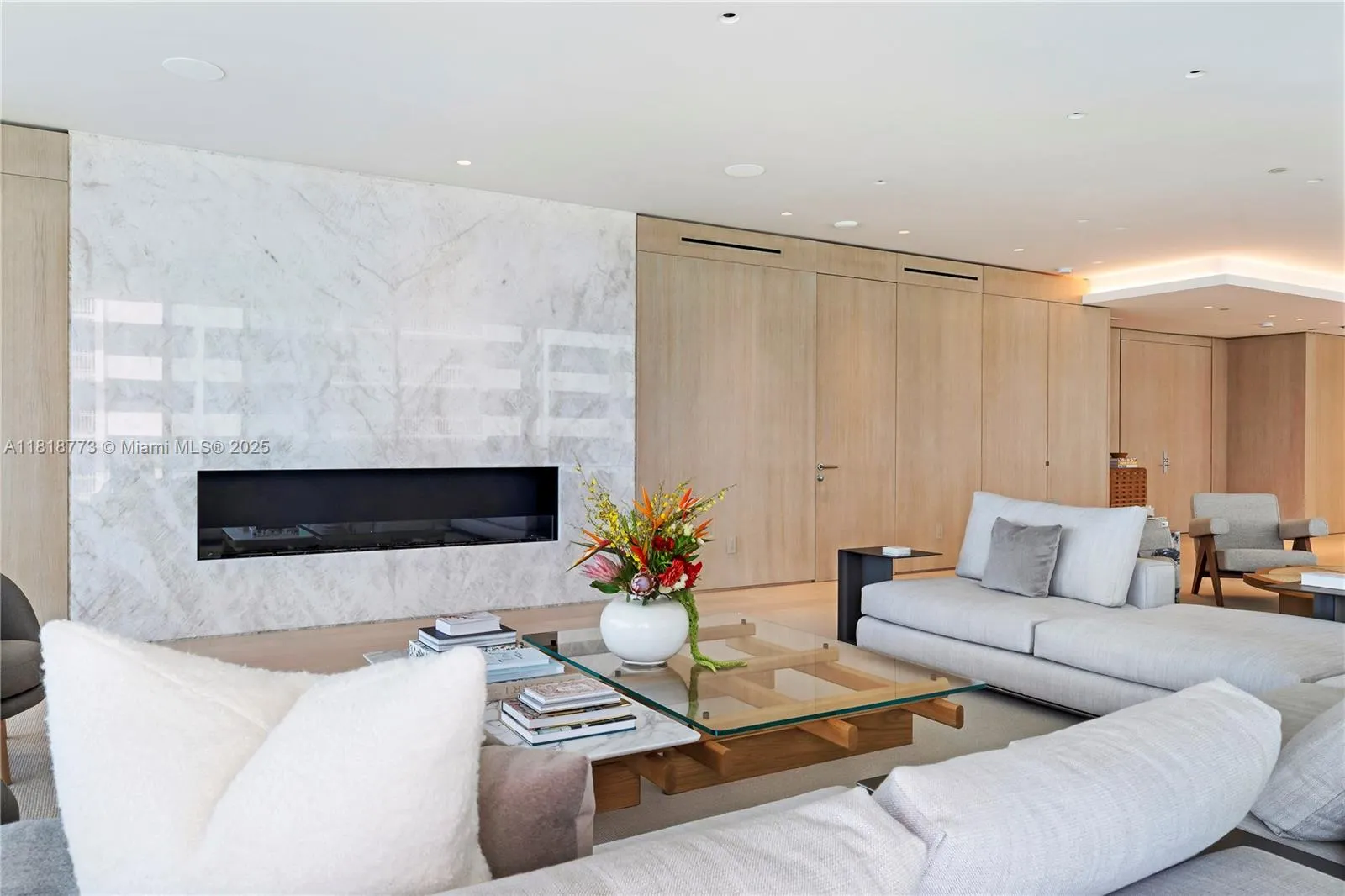 10203 Collins Ave, #701