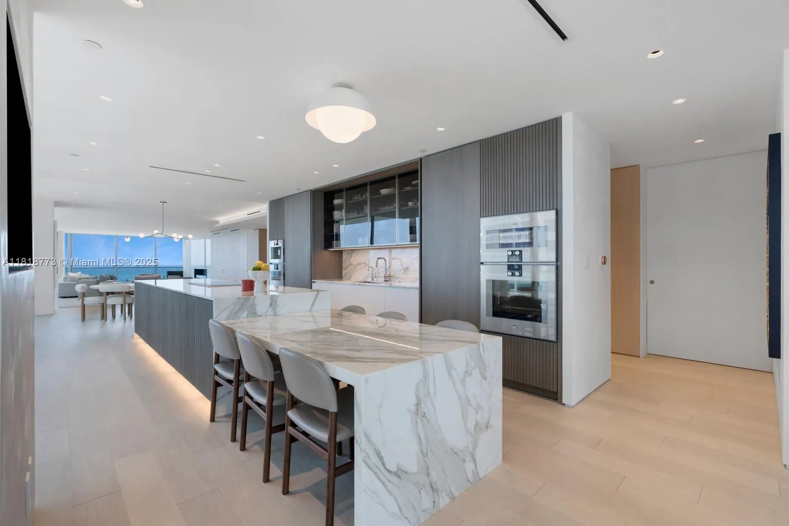 10203 Collins Ave, #701