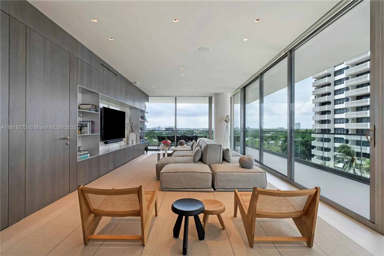 10203 Collins Ave, #701