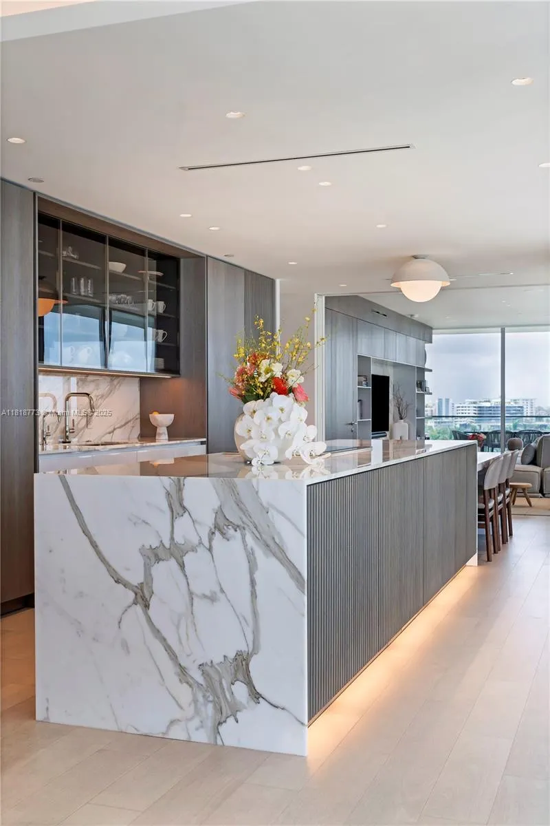 10203 Collins Ave, #701