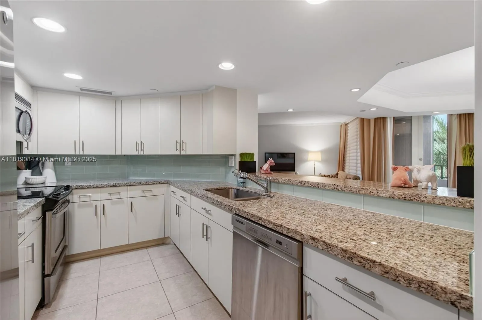140 SE 5th Ave, #438