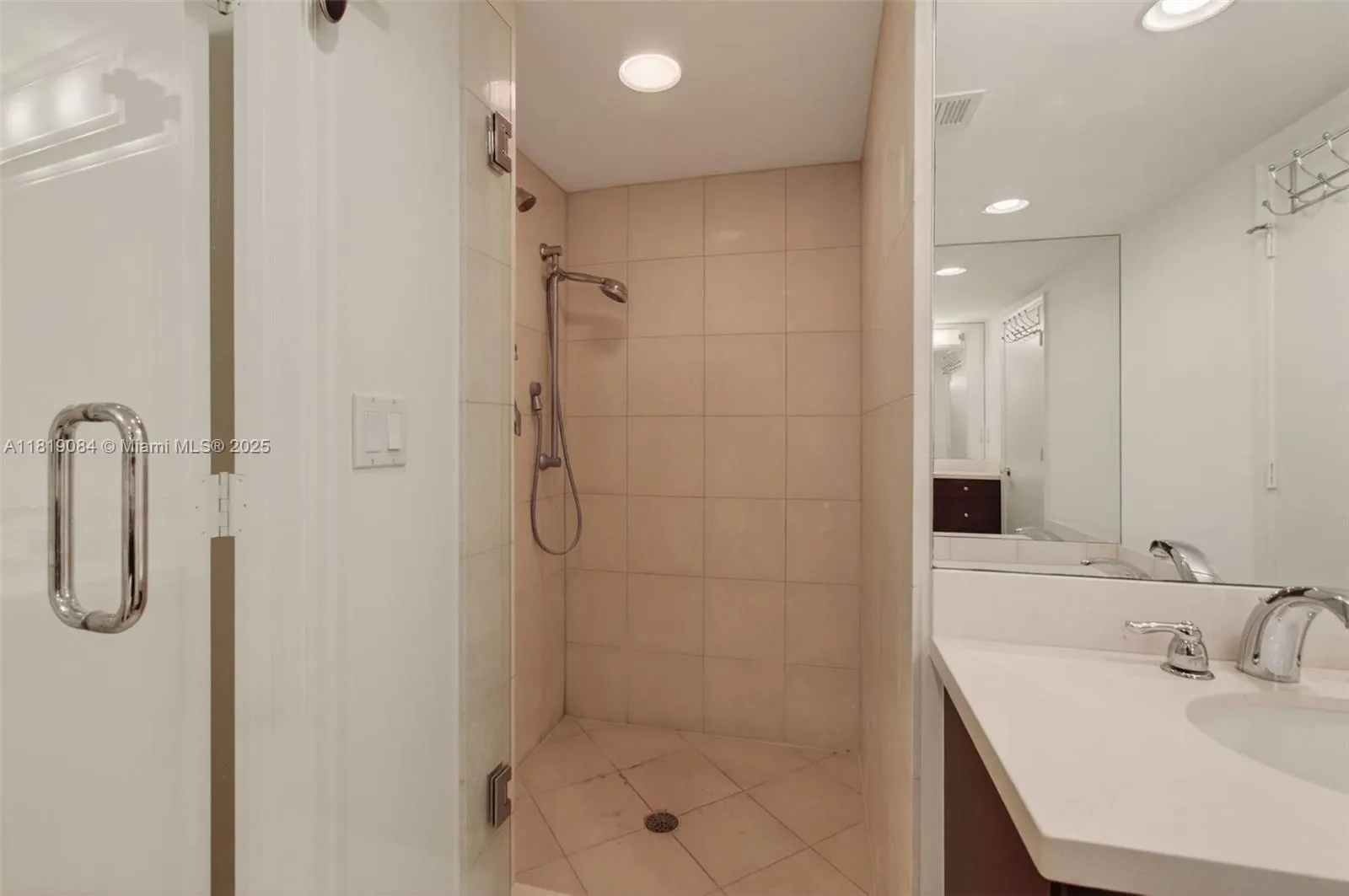 140 SE 5th Ave, #438