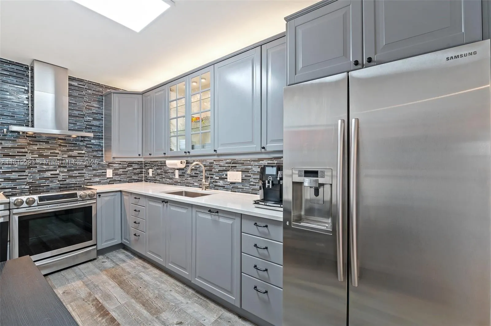 10185 Collins Ave, #1508