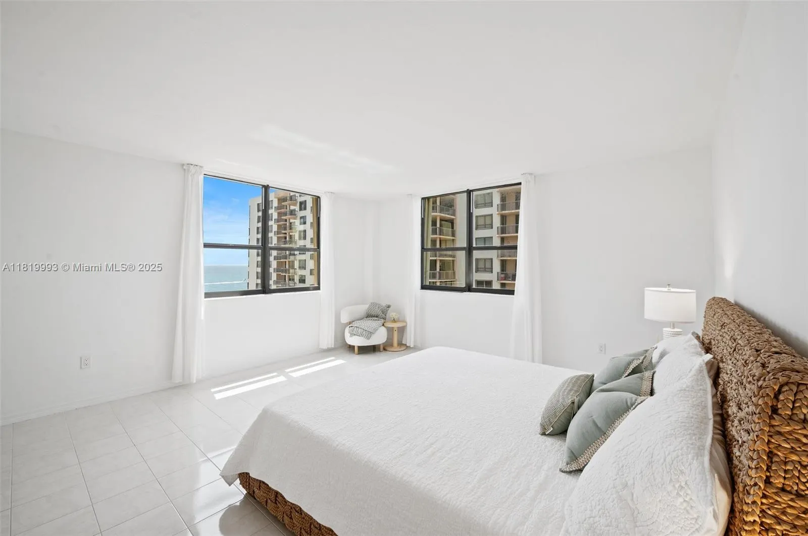 10185 Collins Ave, #1508