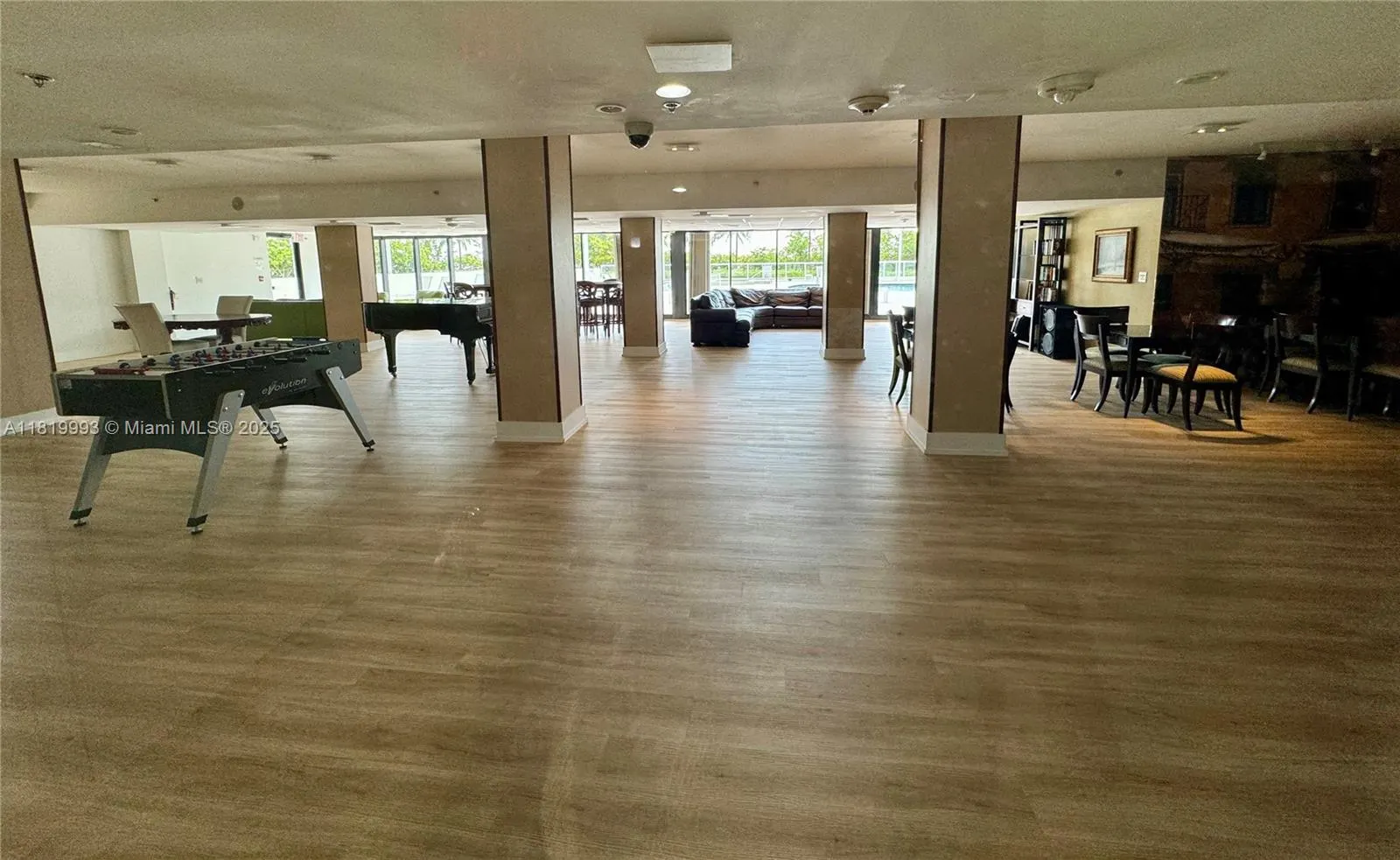 10185 Collins Ave, #1508