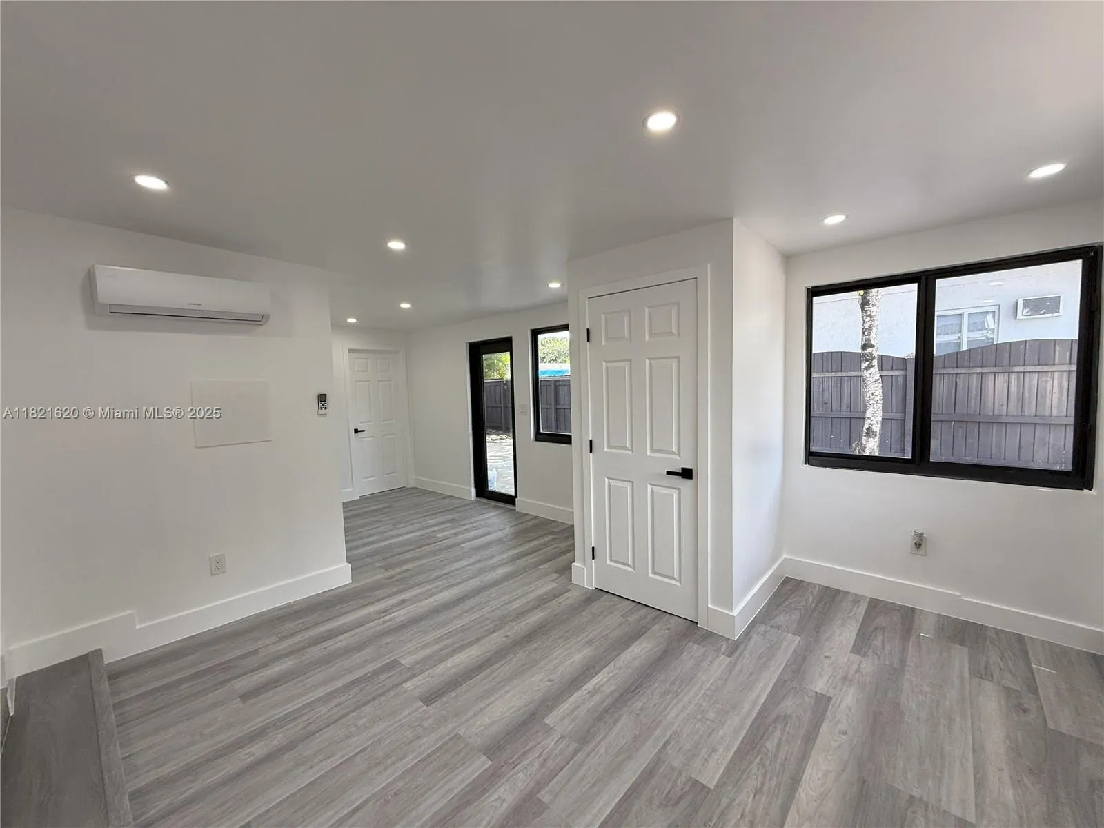 240 SW 55th Ave