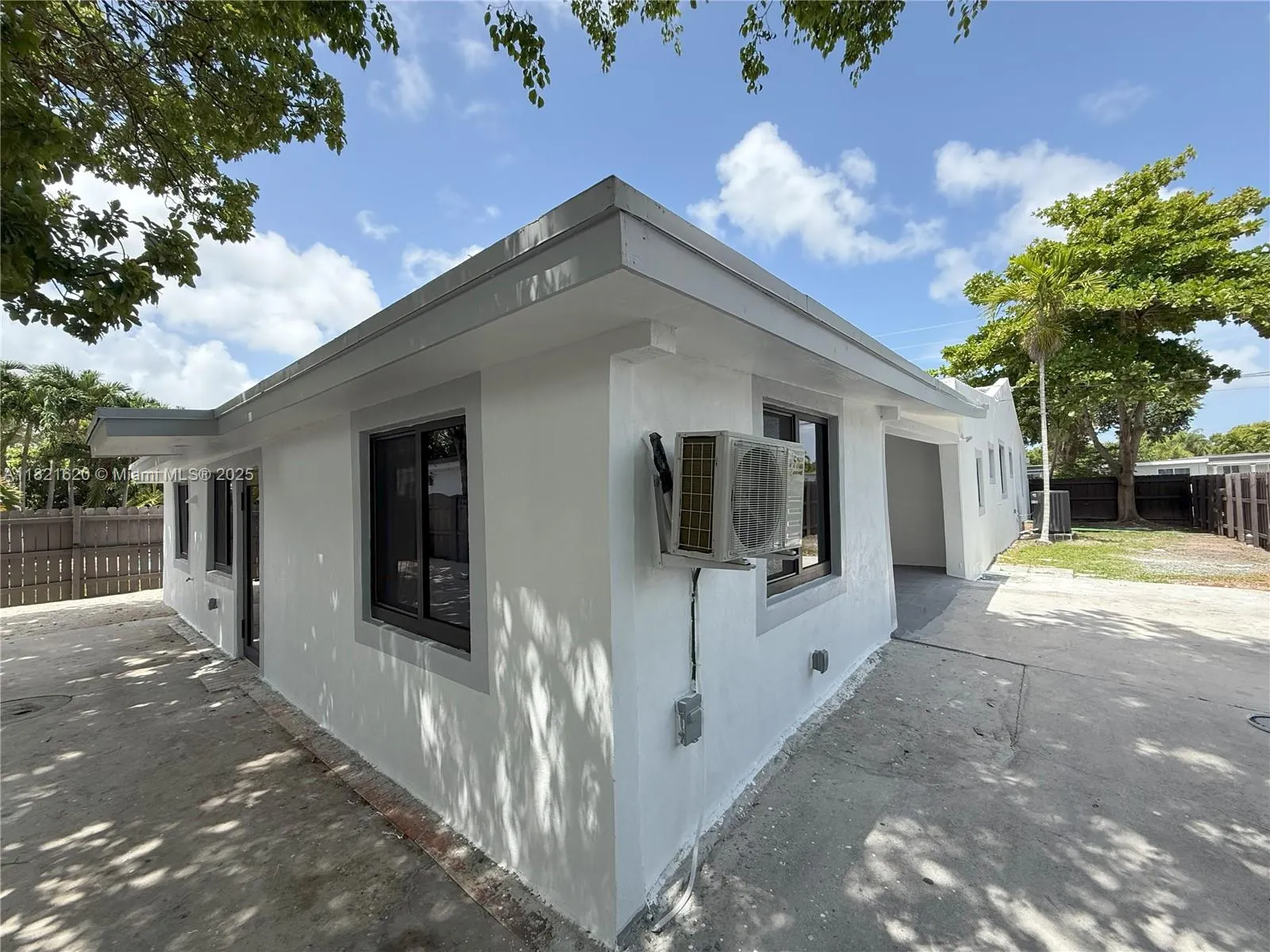 240 SW 55th Ave