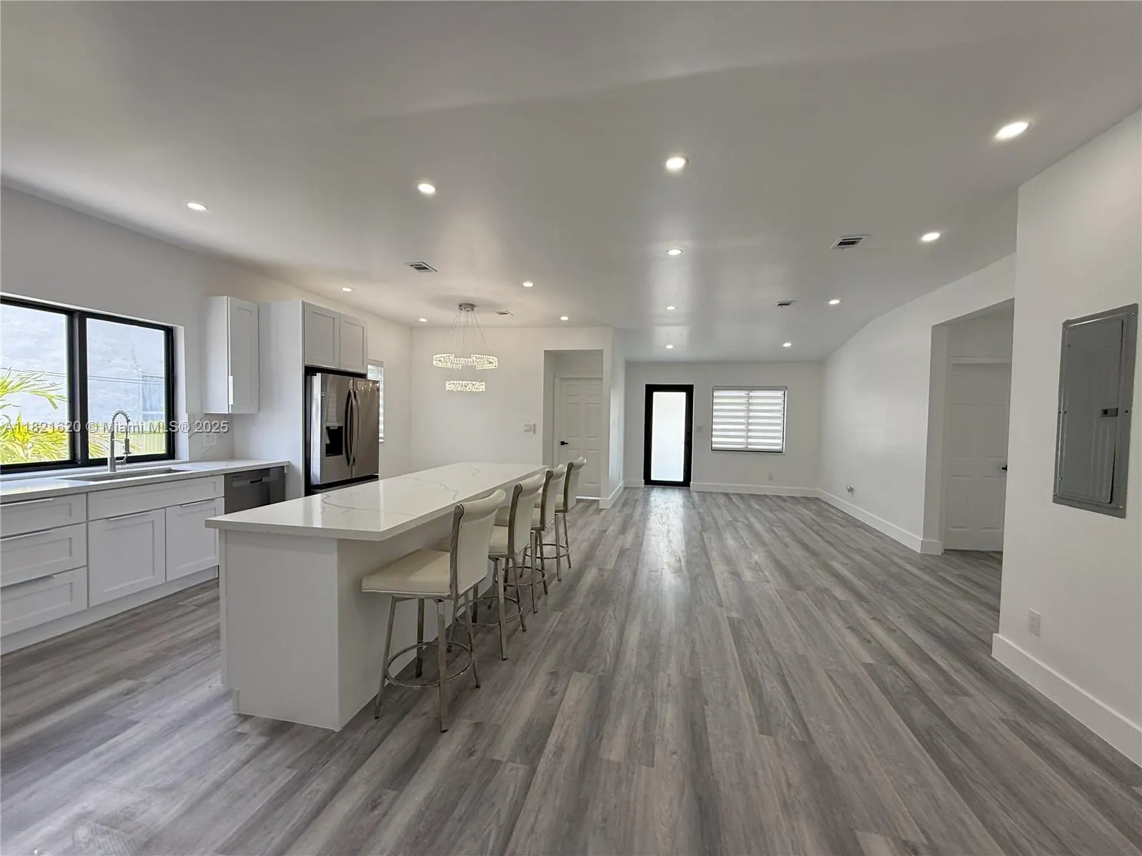 240 SW 55th Ave