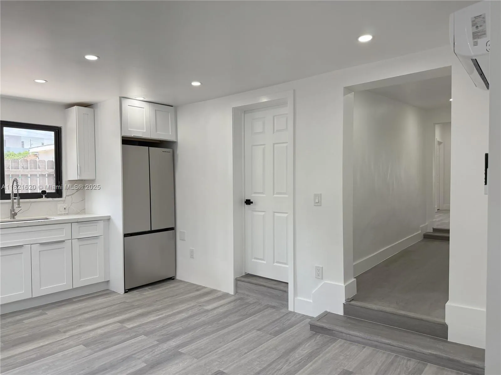 240 SW 55th Ave