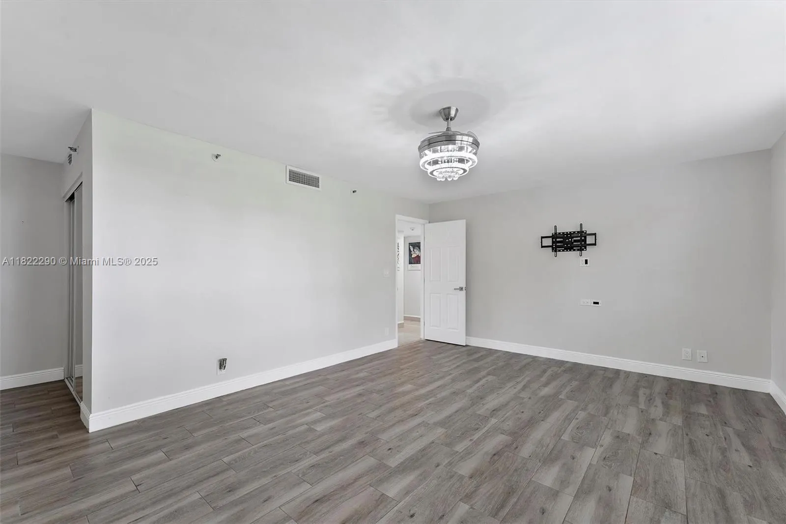 7225 Promenade Dr, #102