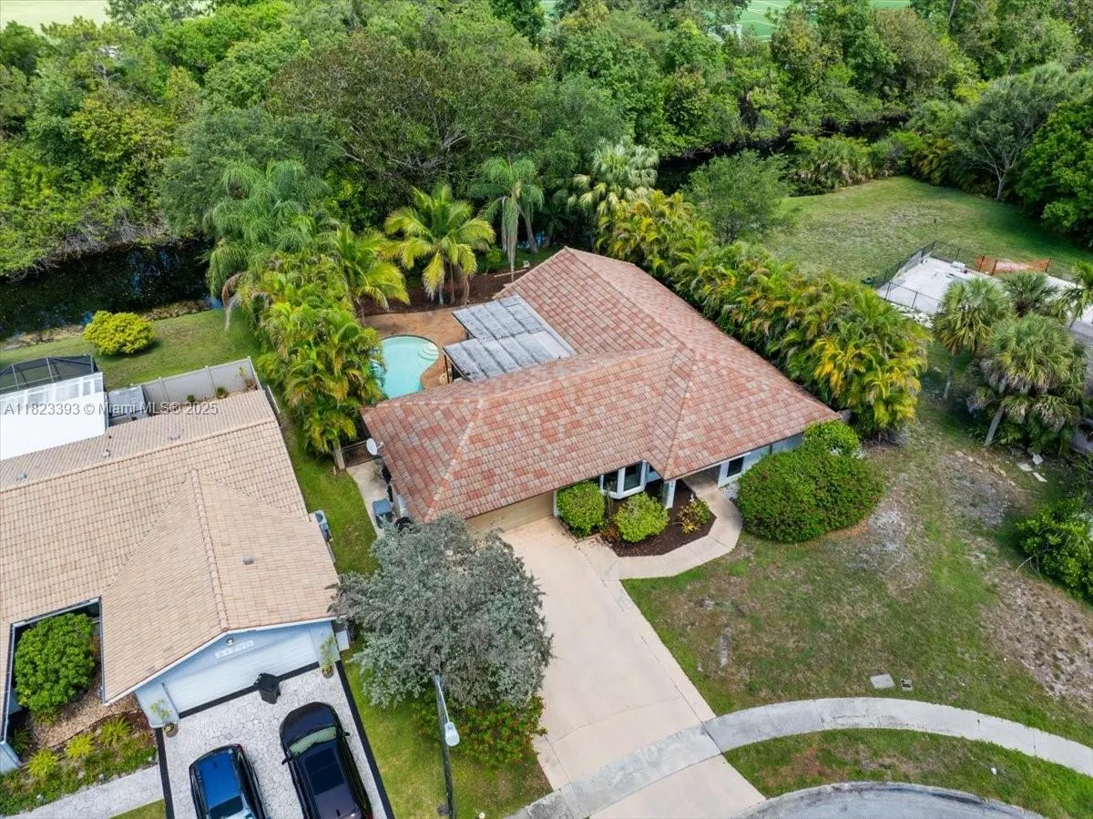 21784 Little Bear Ln