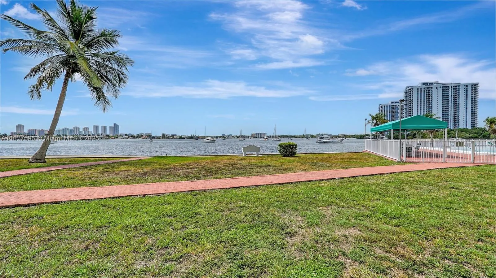 2905 Point East Dr, #L514