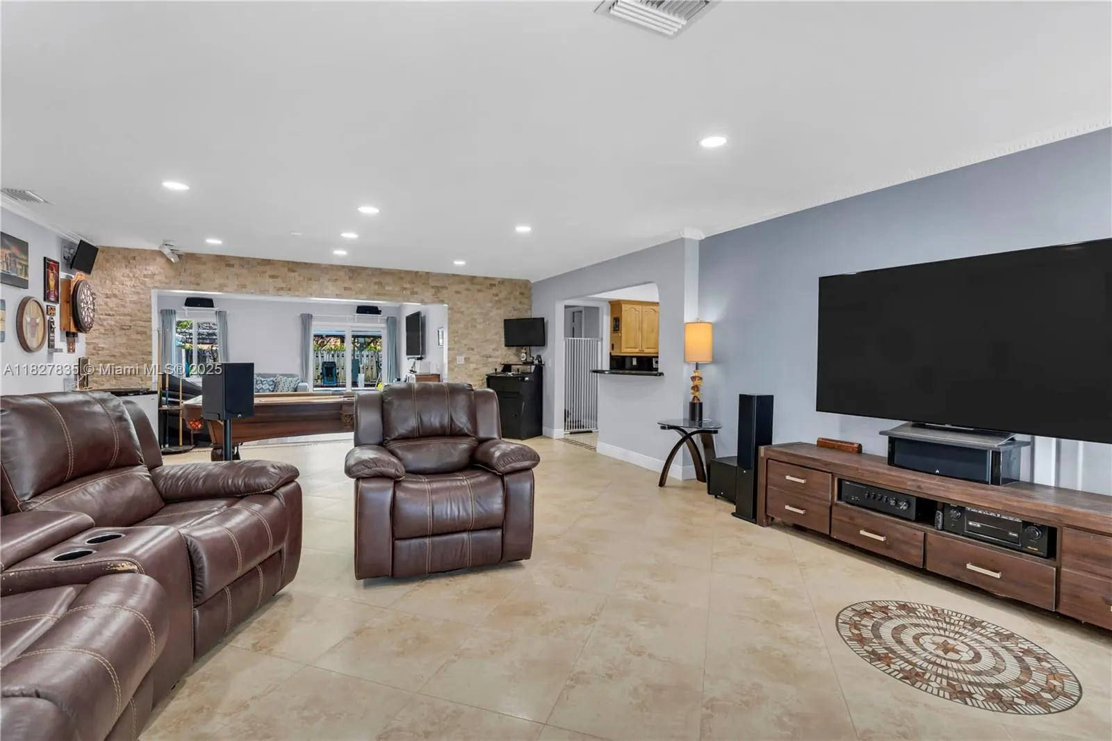 4911 SW 29th Ter