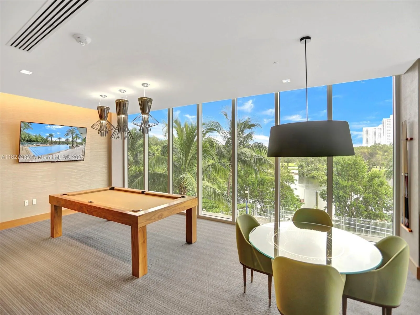 16385 Biscayne Blvd, #403