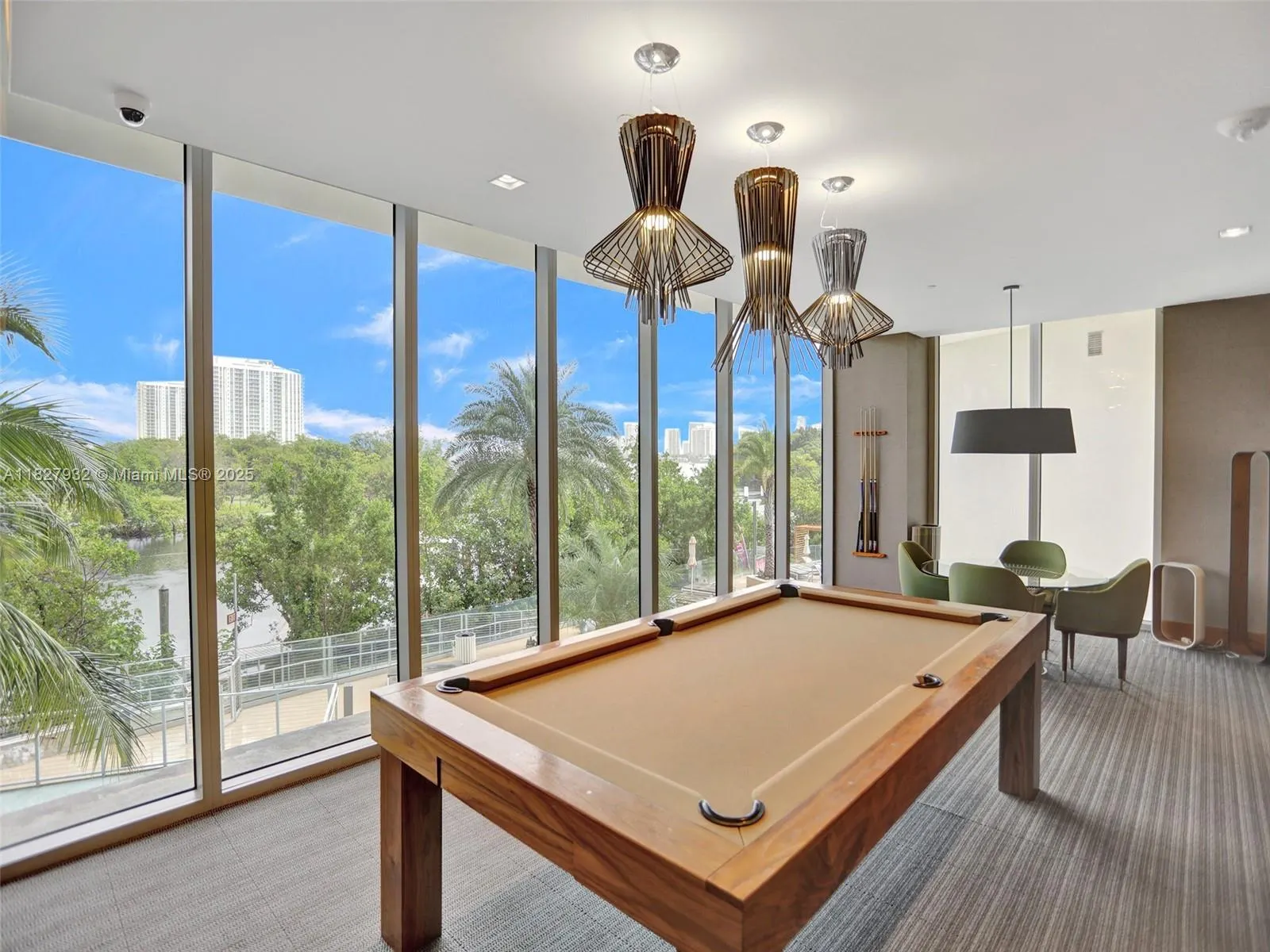 16385 Biscayne Blvd, #403