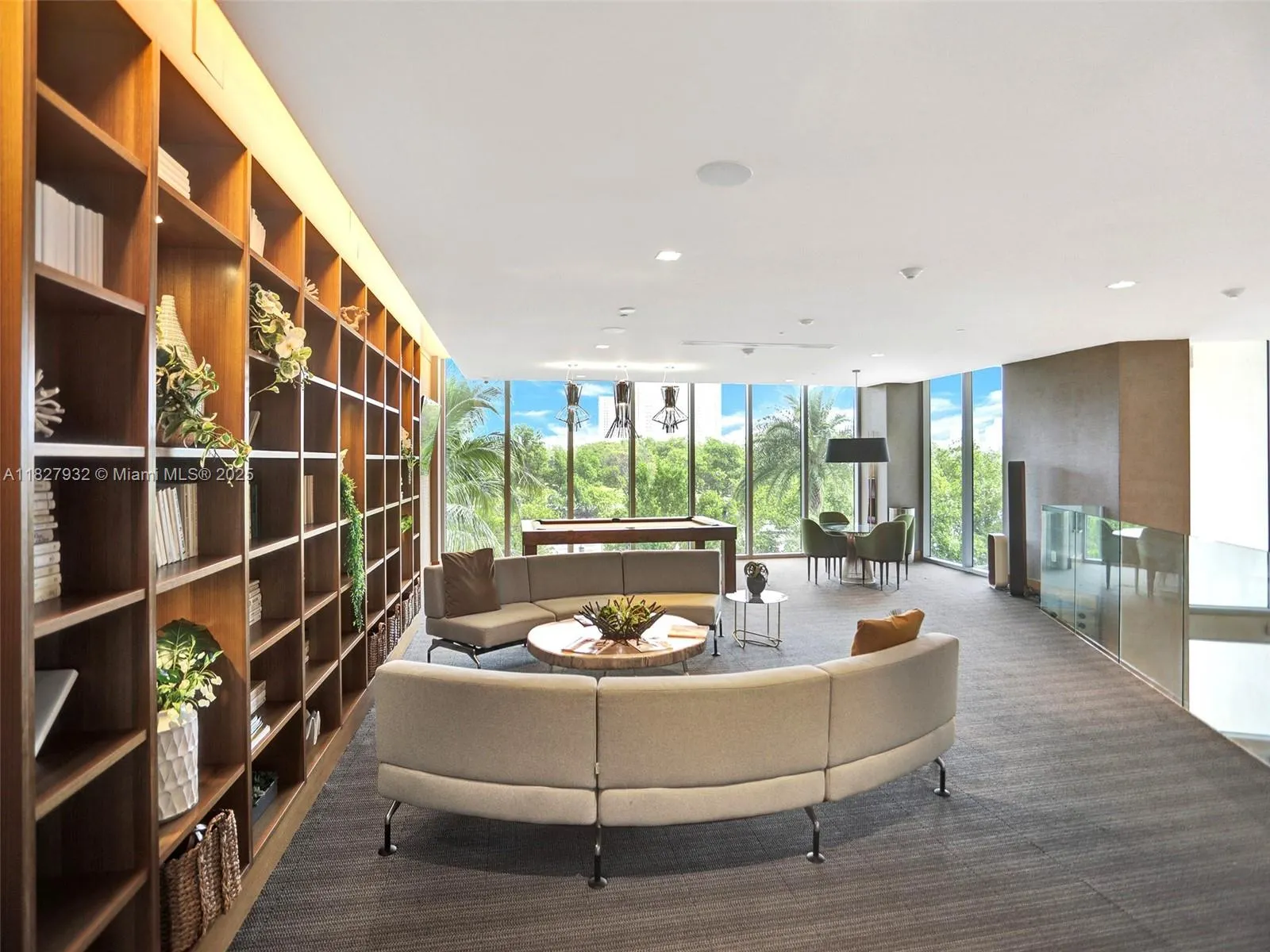 16385 Biscayne Blvd, #403