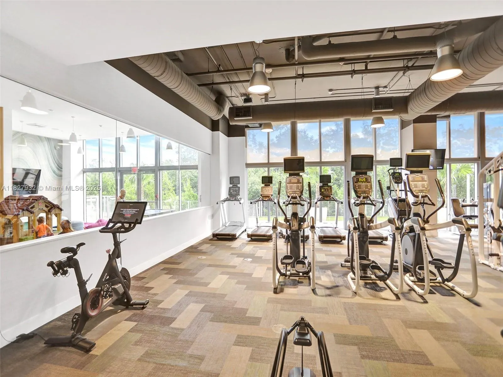 16385 Biscayne Blvd, #403