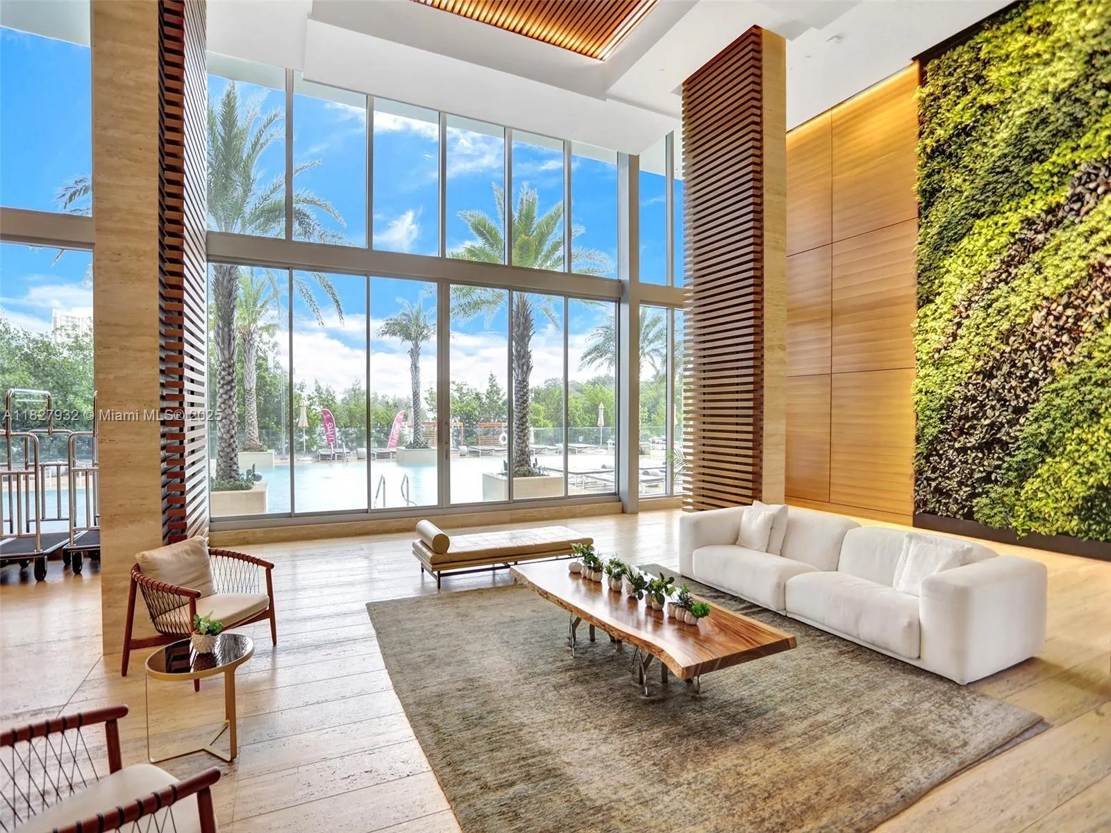 16385 Biscayne Blvd, #403