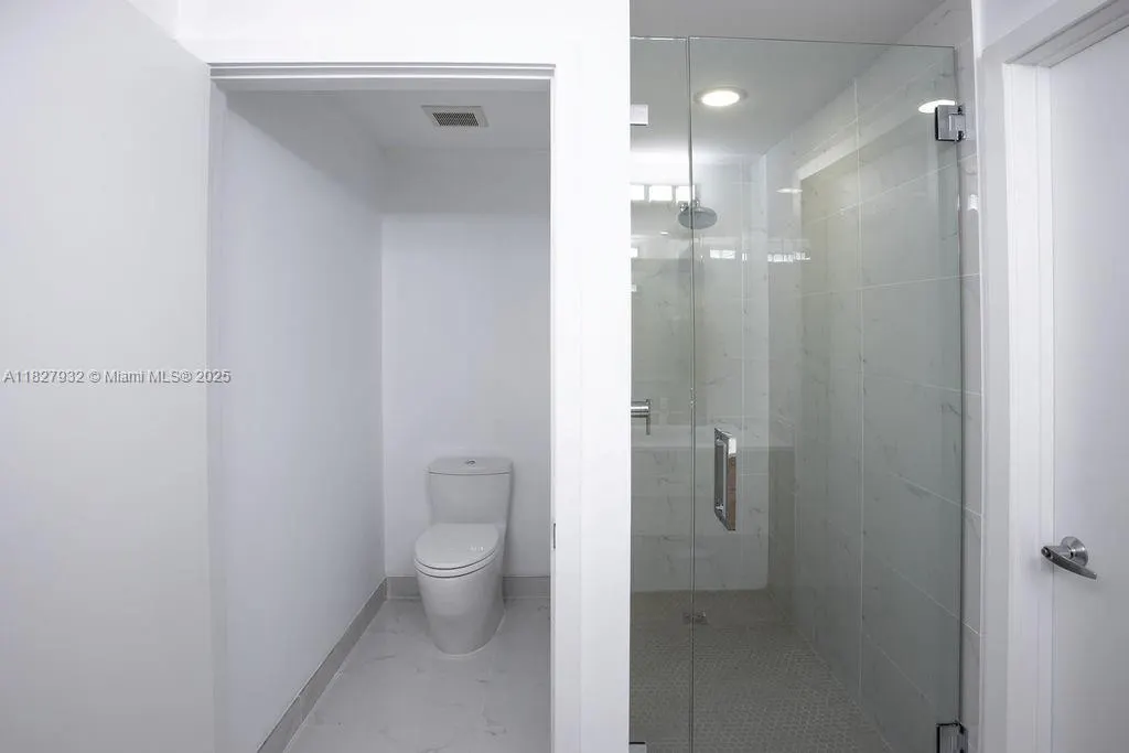 16385 Biscayne Blvd, #403