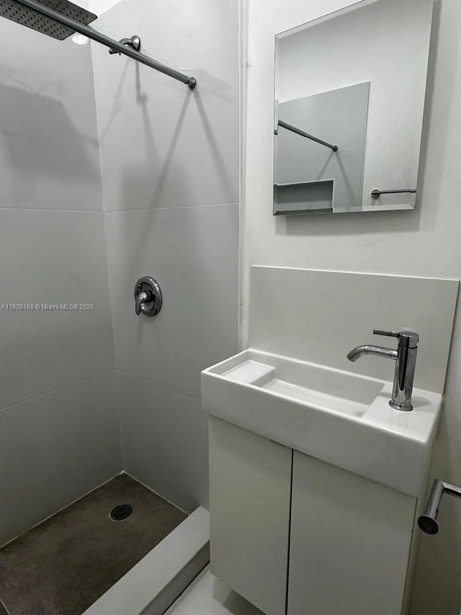 126 Mendoza Ave, #1