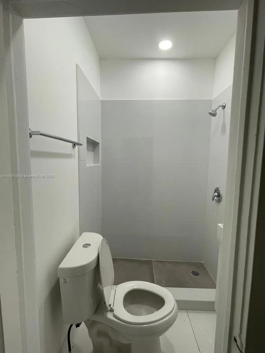 126 Mendoza Ave, #1