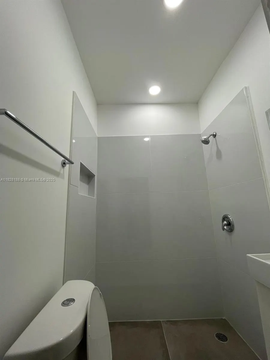 126 Mendoza Ave, #1