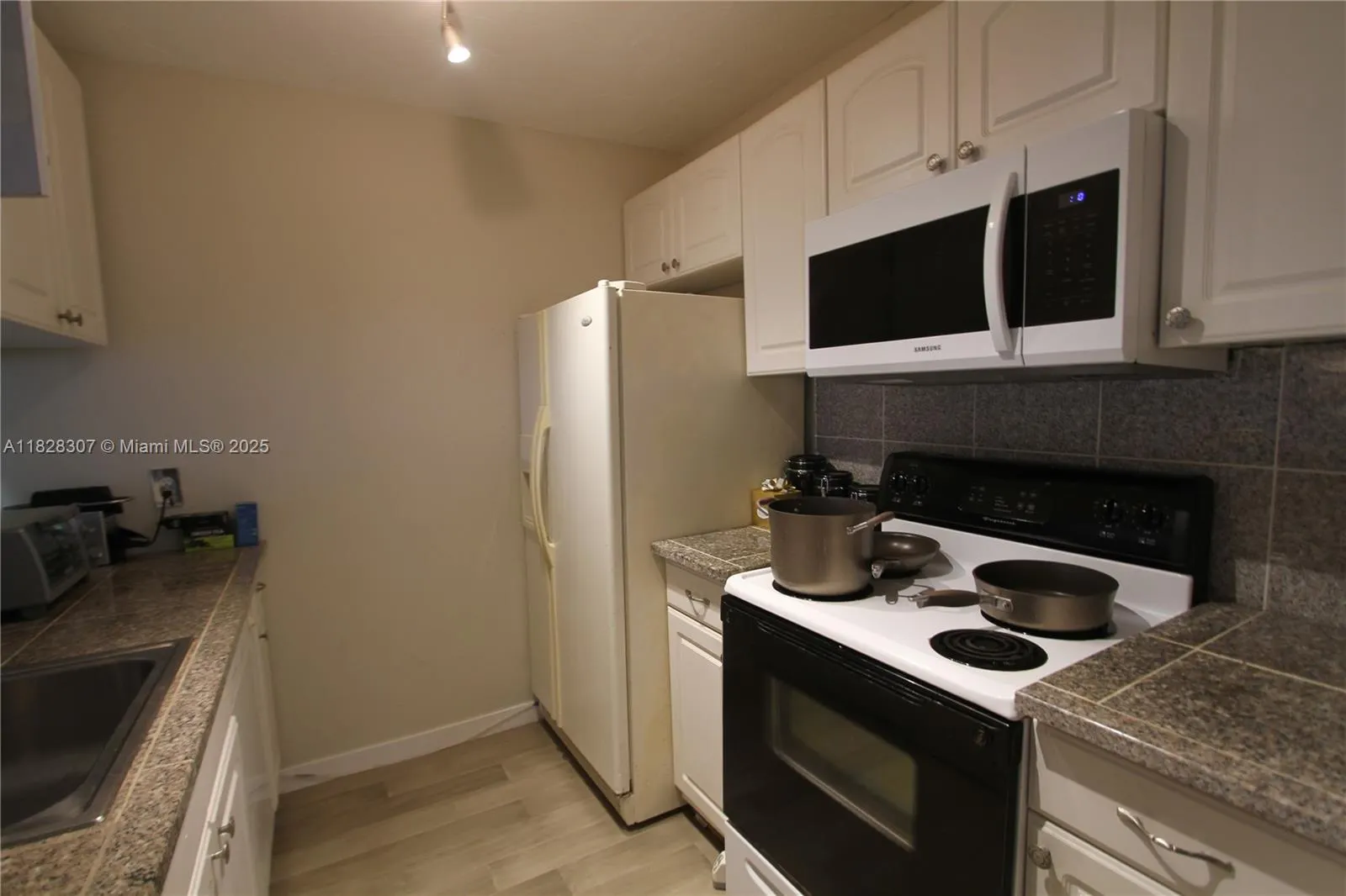 825 NW 13th St, #1110