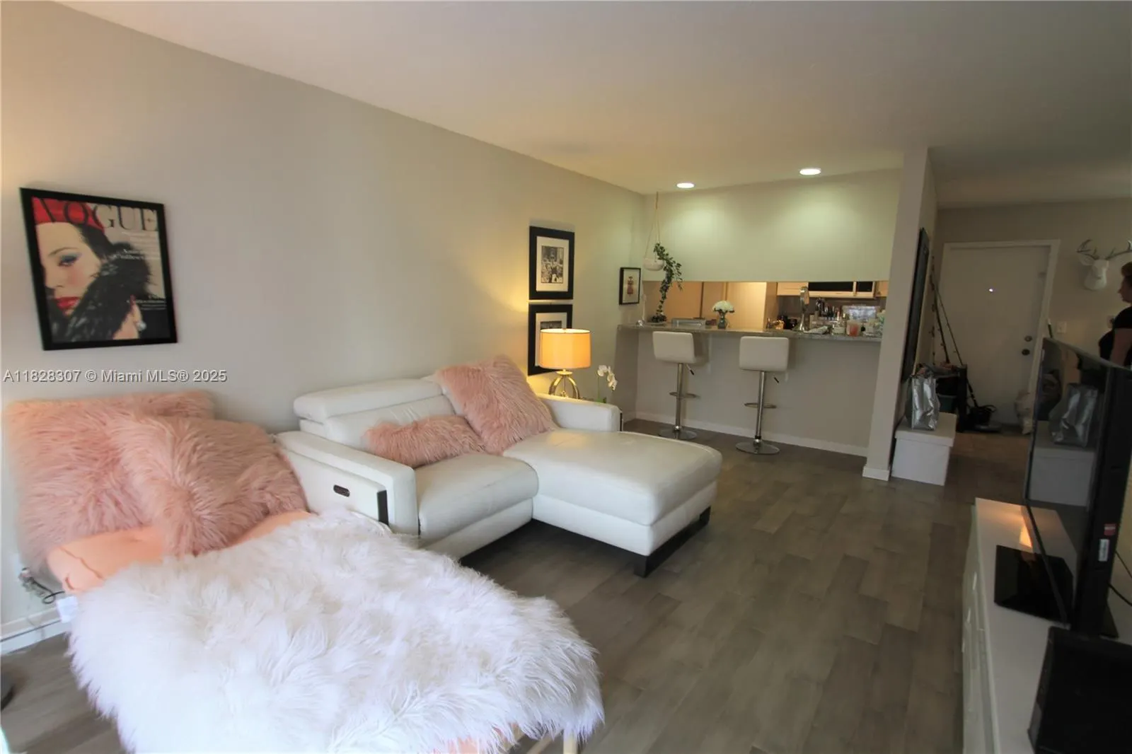 825 NW 13th St, #1110