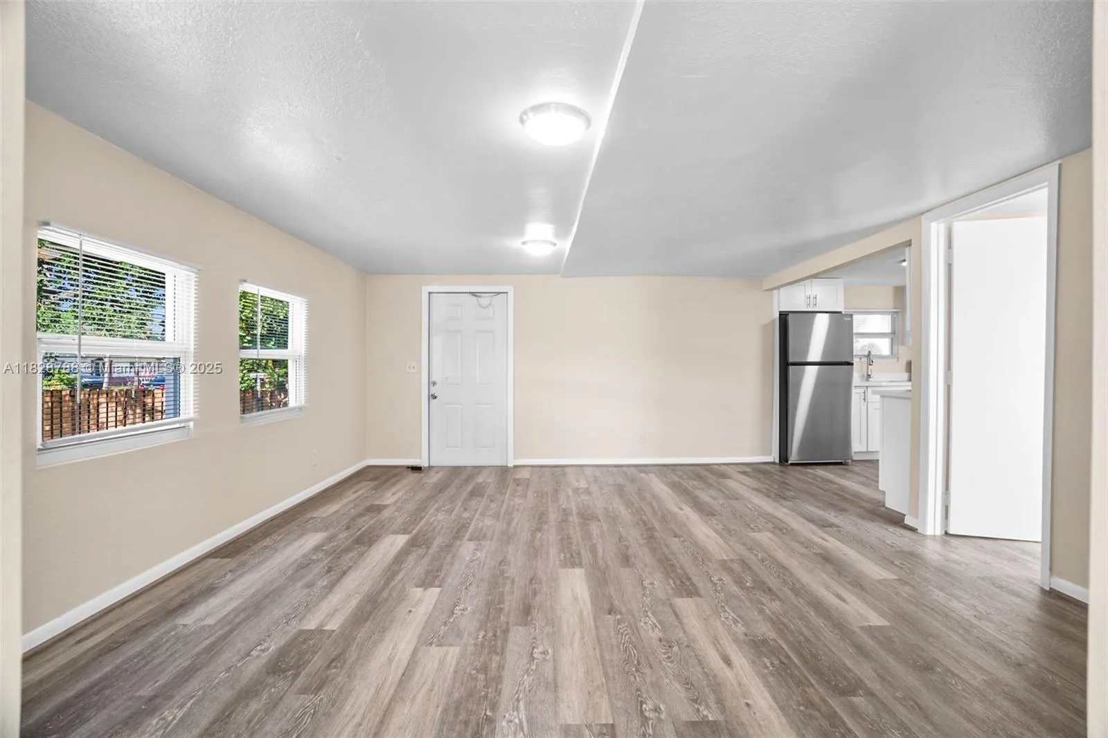 212 SW 11th St