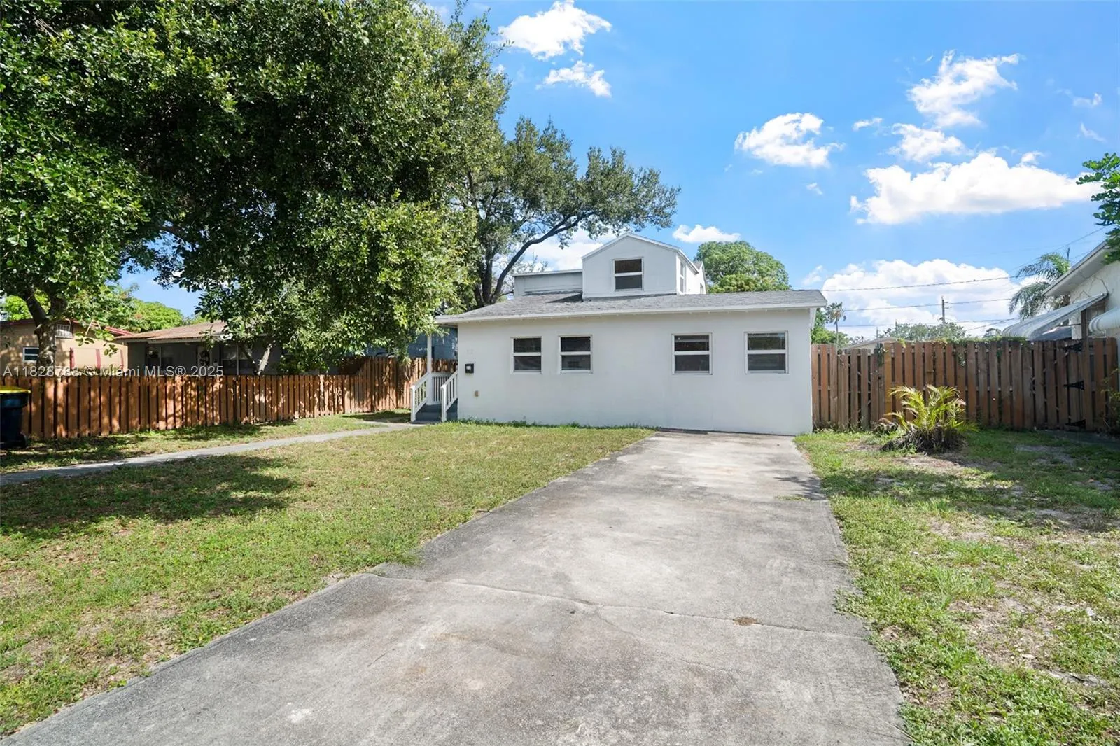 212 SW 11th St