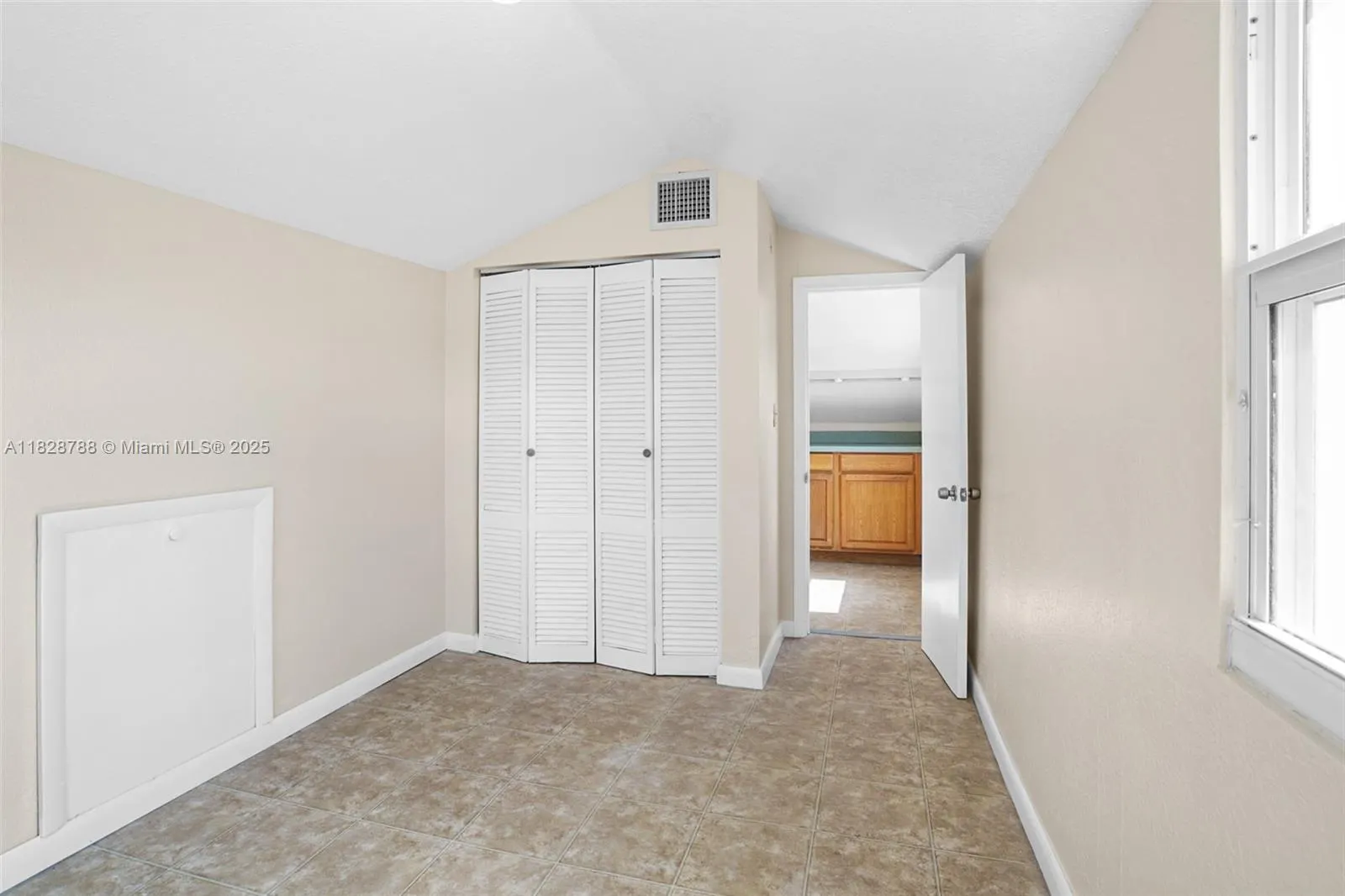 212 SW 11th St