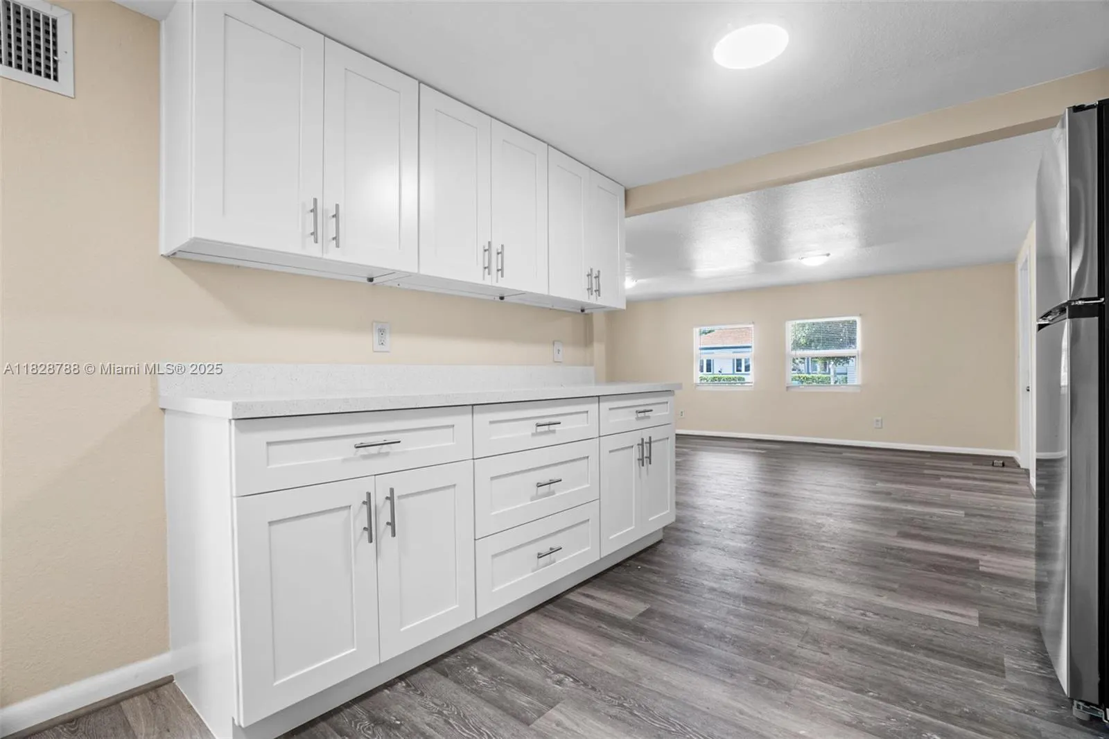212 SW 11th St