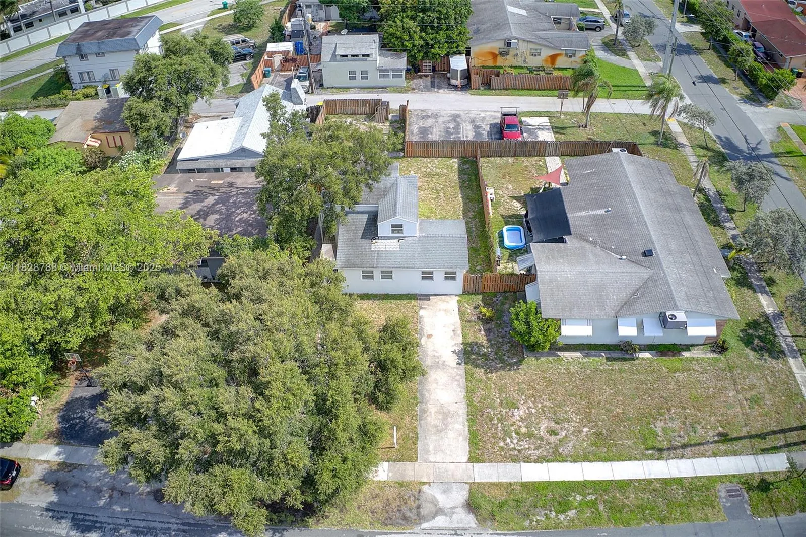 212 SW 11th St