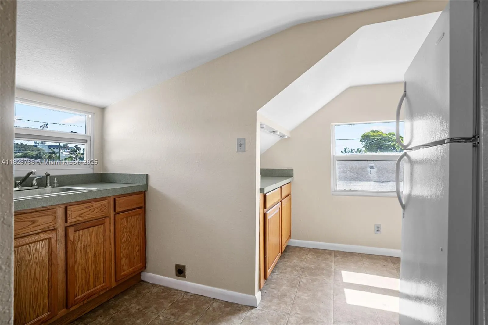 212 SW 11th St