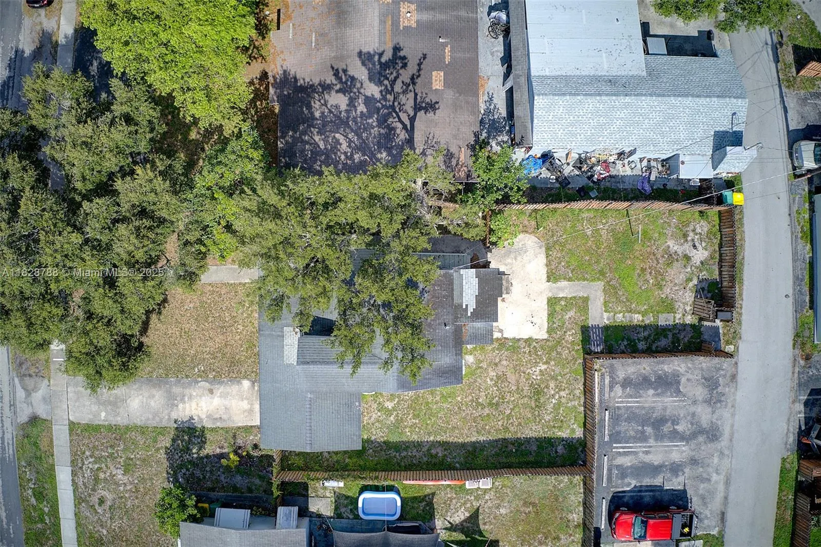 212 SW 11th St