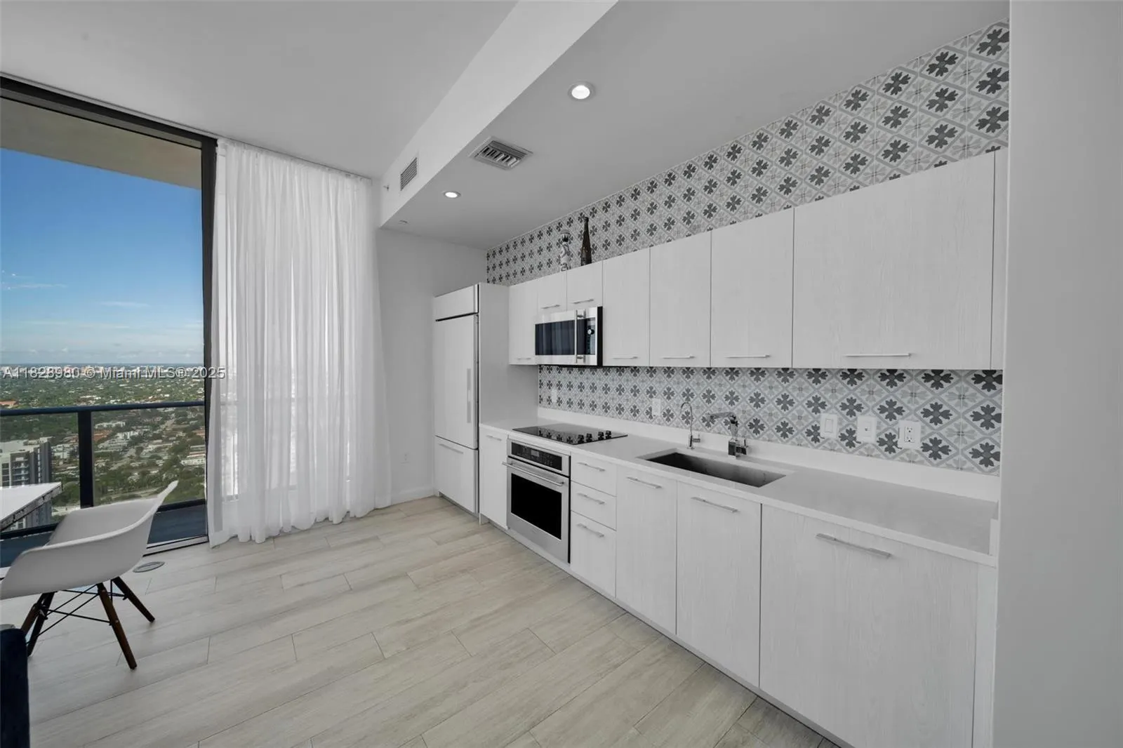 55 SW 9th St, #4406