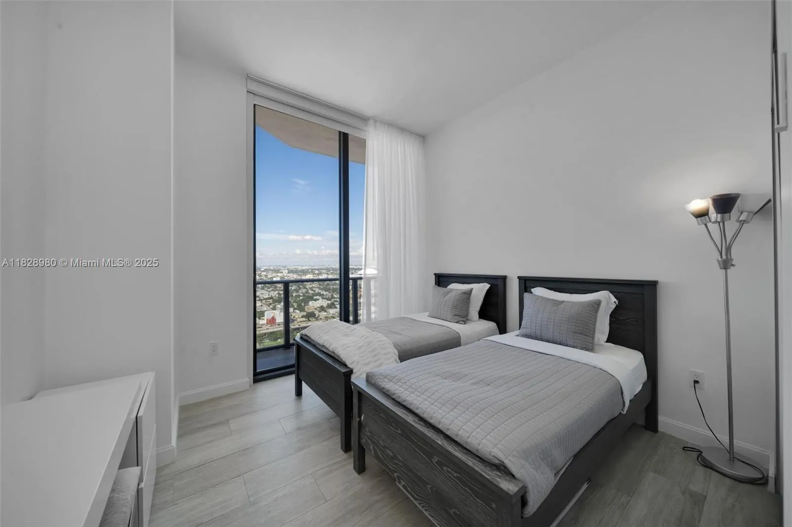 55 SW 9th St, #4406