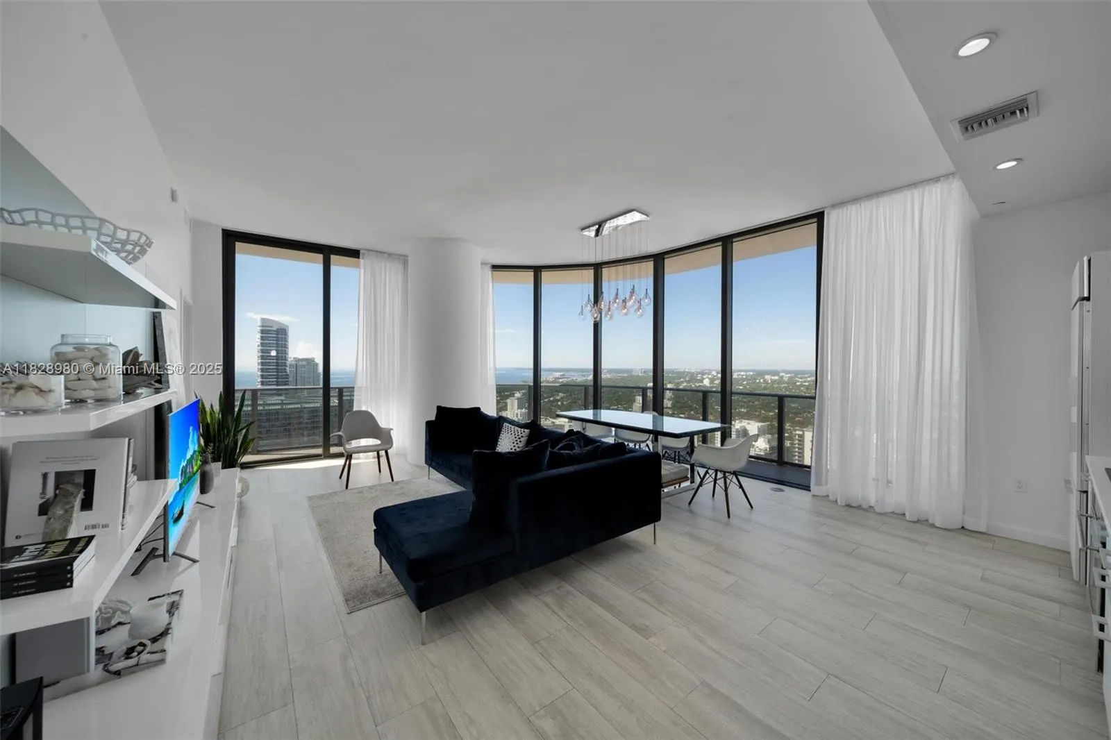 55 SW 9th St, #4406