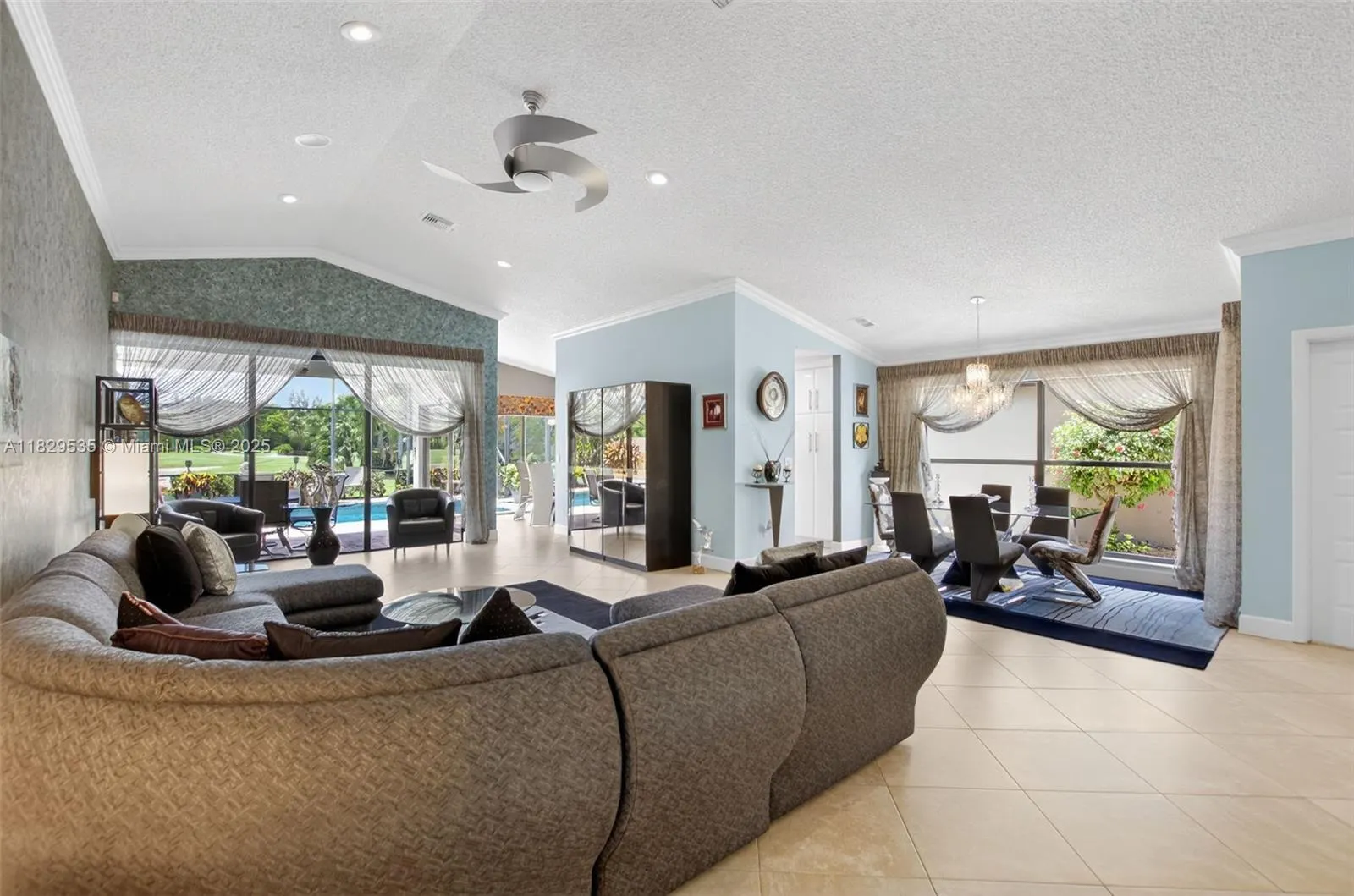 21387 Bridge View Dr