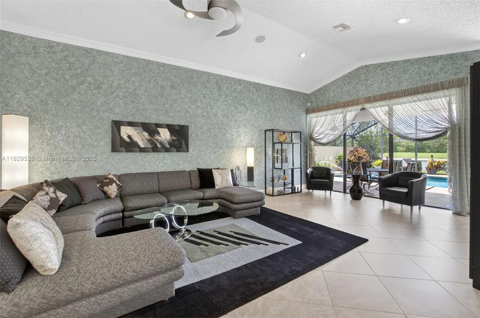 21387 Bridge View Dr